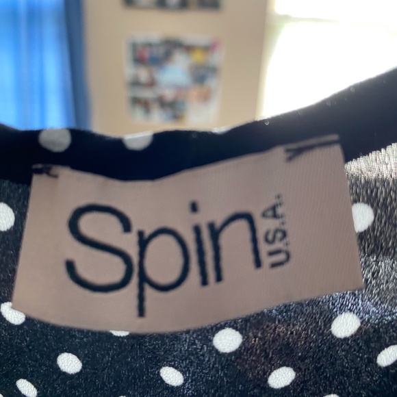 Plus Size Black Pocka-Dot Sleeveless Shirt - Picture 4 of 4